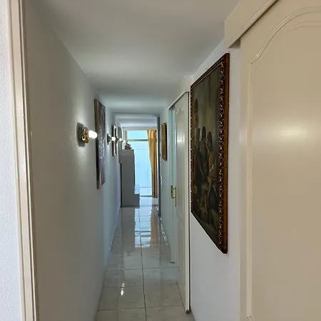 Playa Del Ingles Holidays Apartment *